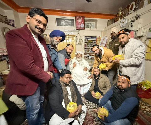 You are currently viewing ਪੰਜਾਬ ਪ੍ਰਧਾਨ ਐਡਵੋਕੇਟ ਚੰਦਰਕਾਂਤ ਮਹਾਜਨ ਬਾਵਾ ਲਾਲ ਦਿਆਲ ਮਦਿੰਰ ਵਿਖੇ ਹੋਏ ਨਤਮਸਤਕ