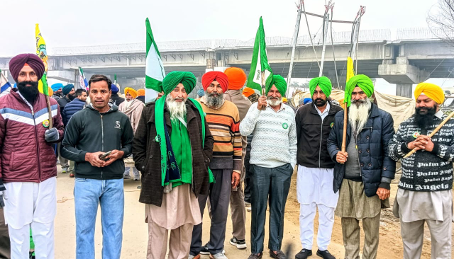 You are currently viewing *35 ਦਿਨ ਤੋਂ ਆਪਣੀ ਜ਼ਿੰਦਗੀ ਲੋਕਾਂ ਲਈ ਦਾਅ ਉੱਪਰ ਲਗਾਈ ਬੈਠੇ ਜਗਜੀਤ ਸਿੰਘ ਡੱਲੇਵਾਲ ਦੇ ਹੱਕ ਵਿੱਚ ਹਾਅ ਦਾ ਨਾਅਰਾ ਮਾਰਦੇ ਹੋਏ ਸਾਰੇ ਵਰਗਾਂ ਨੇ ਕੀਤਾ ਸੰਪੂਰਨ ਪੰਜਾਬ ਬੰਦ*