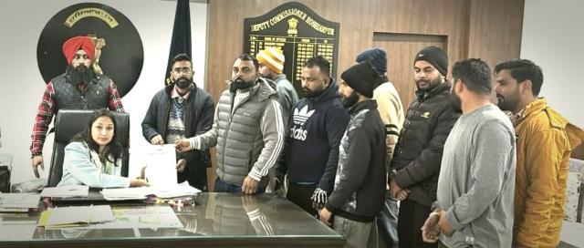 You are currently viewing ਬੇਗਮਪੁਰਾ ਟਾਈਗਰ ਫੋਰਸ ਨੇ ਕੇਂਦਰੀ ਗ੍ਰਹਿ ਮੰਤਰੀ ਨੂੰ ਅਹੁਦੇ ਤੋਂ ਹਟਾਉਣ ਲਈ ਰਾਸ਼ਟਰਪਤੀ ਦੇ ਨਾਮ ਤੇ ਭੇਜਿਆ ਮੰਗ ਪੱਤਰ