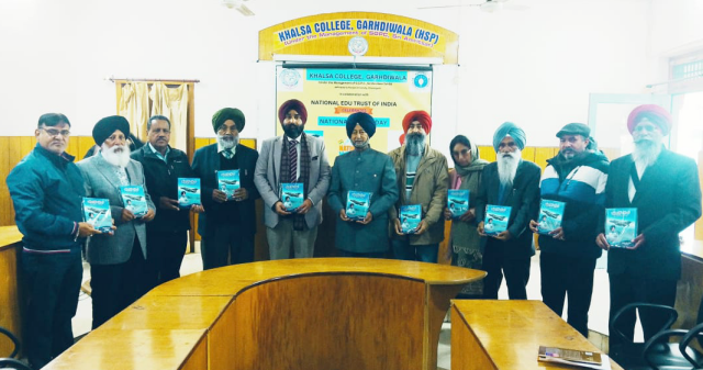 You are currently viewing ਖ਼ਾਲਸਾ ਕਾਲਜ ਗੜ੍ਹਦੀਵਾਲਾ ਵਿਖੇ ‘ਰਾਸ਼ਟਰੀ ਯੁਵਾ ਦਿਵਸ’ ਮੌਕੇ ਵਿਸ਼ੇਸ਼ ਲੈਕਚਰ ਕਰਵਾਇਆ