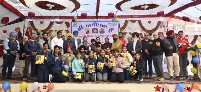 You are currently viewing *ਜ਼ਿਲ੍ਹਾ ਵੁਸ਼ੂ ਕਨਵੀਨਰ ਰਛਪਾਲ ਉੱਪਲ ਅਤੇ ਵੁਸ਼ੂ ਖਿਡਾਰੀ ਡਿਪਟੀ ਕਮਿਸ਼ਨਰ ਕੋਮਲ ਮਿੱਤਲ ਵੱਲੋਂ ਸਨਮਾਨਿਤ*