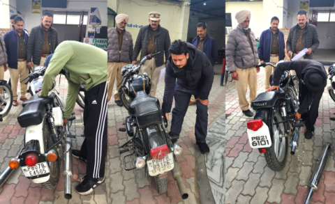 You are currently viewing ਹੁਣ ਬੁਲੇਟ ਮੋਟਰਸਾਈਕਲ ਨਾਲ ਪਟਾਕੇ ਵਜਾਉਣ ਵਾਲਿਆਂ ਦੀ ਖੈਰ ਨਹੀਂ…!