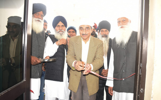 You are currently viewing ਅੱਖਾਂ ਦਾ ਮੁਫ਼ਤ ਜਾਂਚ ਕੈਂਪ ਲਗਾਇਆ, ਐਸ.ਡੀ.ਐਮ ਨੇ ਕੀਤਾ ਉਦਘਾਟਨ