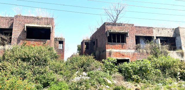 You are currently viewing सरकारी आवासों को डिसमैंटल करने का ठेका फिर स्थगित,किसी भी ठेकेदार ने नहीं भरा टेंडर