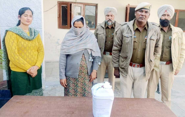 You are currently viewing 750 ग्राम हैरोइन सहित महिला गिरफ्तार : एस.एच.ओ सतपाल सिंह