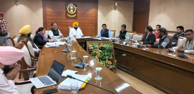 You are currently viewing यूनियन का शिष्टमंडल कर्मचारियों की मांगों को लेकर जल सप्लाई सैनिटेशन मंत्री के साथ हुई बैठक