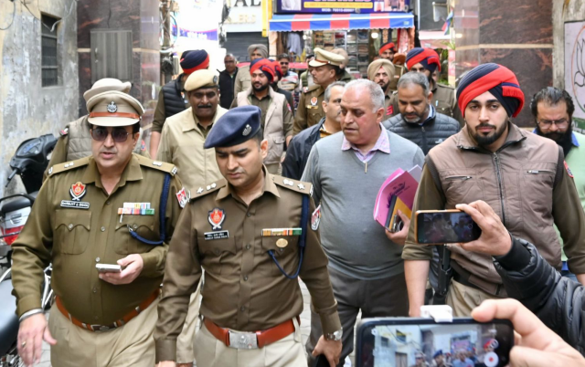 You are currently viewing ਹੁਸ਼ਿਆਰਪੁਰ ’ਚ ਓਪਰੇਸ਼ਨ ਕਾਸੋ ਦੌਰਾਨ 12 ਮਾਮਲੇ ਦਰਜ, 13 ਮੁਲਜ਼ਮ ਗ੍ਰਿਫਤਾਰ