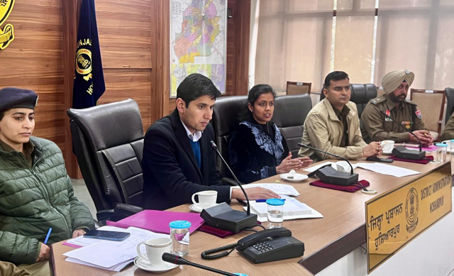 Read more about the article ਯੁੱਧ ਨਸ਼ਿਆਂ ਵਿਰੁੱਧ’-ਡਿਪਟੀ ਕਮਿਸ਼ਨਰ ਵੱਲੋਂ ਸਮਾਜਿਕ, ਧਾਰਮਿਕ, ਖੇਡ ਸੰਸਥਾਵਾਂ ਨੂੰ ਨਸ਼ਿਆਂ ਖਿਲਾਫ਼ ਅੱਗੇ ਆਉਣ ਦੀ ਅਪੀਲ