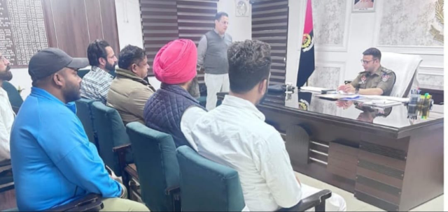 Read more about the article ਸ਼ਿਵ ਸੈਨਾ ਹਿੰਦੁਸਤਾਨ ਦੇ ਆਗੂਆਂ ਦਾ ਇੱਕ ਵਫ਼ਦ ਐਸਐਸਪੀ ਬਟਾਲਾ ਨੂੰ ਮਿਲਿਆ