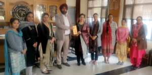 Read more about the article ਕਮਰਸ ਤੇ ਅਰਥ ਸ਼ਾਸਤਰ ਵਿਭਾਗ ਵੱਲੋਂ ‘ਫਾਈਨੈਂਸ਼ਿਅਲ ਲਿਟਰੇਸੀ’ ਵਿਸ਼ੇ ਉੱਤੇ ਦੋ ਰੋਜ਼ਾ ਵਰਕਸ਼ਾਪ ਦਾ ਆਯੋਜਨ