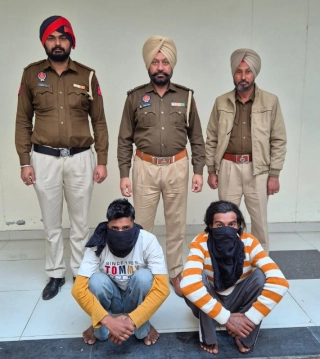 Read more about the article ਲੁੱਟ-ਖੋਹ ਕਰਨ ਸਮੇਂ ਕੀਤੇ ਕਤਲ ਦੇ ਦੋ ਦੋਸ਼ੀ ਮੋਟਰਸਾਈਕਲ ਅਤੇ ਪਿਸਟਲ ਸਮੇਤ ਕਾਬੂ