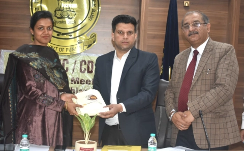 You are currently viewing ਸੈਲਫ ਹੈਲਪ ਗਰੁੱਪਾਂ ਨੂੰ ਵੱਧ ਤੋਂ ਵੱਧ ਕਰਜ਼ੇ ਮੁਹੱਈਆ ਕਰਵਾਏ ਜਾਣ : ਡਿਪਟੀ ਕਮਿਸ਼ਨਰ