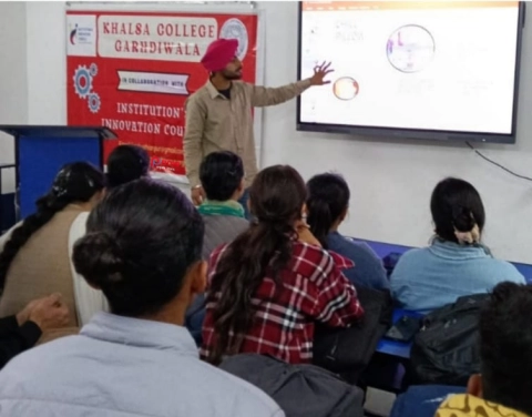 You are currently viewing ਪੋਸਟ ਗ੍ਰੈਜੂਏਟ ਕਮਰਸ ਵਿਭਾਗ ਵੱਲੋਂ ਪੀ.ਪੀ.ਟੀ. ਅਤੇ ਪ੍ਰਦਰਸ਼ਨੀ ਮੁਕਾਬਲੇ ਕਰਵਾਏ ਗਏ