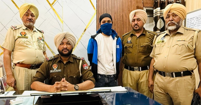 You are currently viewing ਘਰ ਵਿੱਚੋ ਸੋਨੇ ਦੇ ਗਹਿਣੇ ਚੋਰੀ ਕਰਕੇ ਫਰਾਰ ਹੋਏ ਨੌਜਵਾਨ ਨੂੰ ਪੁਲਿਸ ਨੇ ਕੀਤਾ ਕਾਬੂ