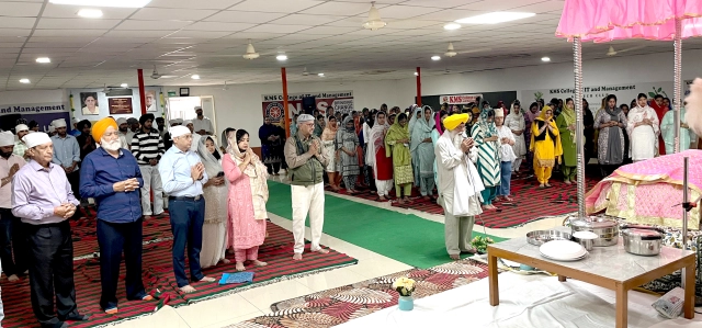 You are currently viewing KMS ਕਾਲਜ ਵਿਖੇ ਵਿਦਿਆਰਥੀਆਂ ਨੂੰ ਧਾਰਮਿਕ ਸਿੱਖਿਆ ਨਾਲ ਜੋੜਨ ਲਈ ਸ਼੍ਰੀ ਸੁਖਮਨੀ ਸਾਹਿਬ ਜੀ ਦੇ ਪਾਠ ਕਰਵਾਏ ਗਏ – ਪ੍ਰਿੰਸੀਪਲ ਡਾ. ਸ਼ਬਨਮ ਕੌਰ 