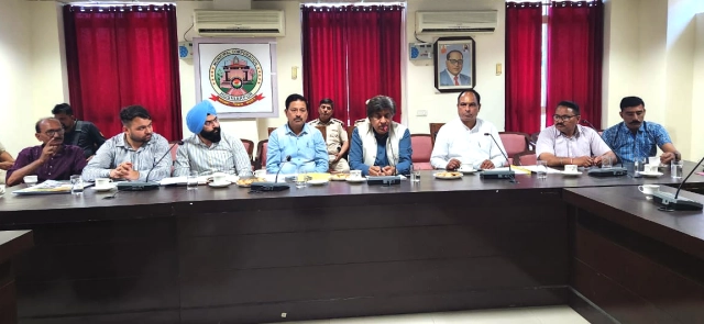 Read more about the article ਵਾਤਾਵਰਣ ਨੂੰ ਸਵੱਛ ਰੱਖਣ ਅਤੇ ਸ਼ਹਿਰ ਨੂੰ ਸਿੰਗਲ ਯੂਜ ਪਲਾਸਟਿਕ ਮੁੱਕਤ ਬਣਾਉਣ ਲਈ ਸਹਿਰ ਵਿੱਚ ਸਿੰਗਲ ਯੂਜ ਪਲਾਸਟਿਕ ਦੀ ਵਰਤੋ ਕੀਤੀ ਬੈਨ