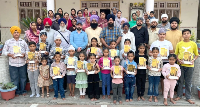 Read more about the article ਵਿਦਿਆ ਦੇ ਖੇਤਰ ‘ਚ ਮੱਲਾਂ ਮਾਰਨ ਵਾਲੇ ਵਿਦਿਆਰਥੀਆਂ ਨੂੰ ਕੀਤਾ ਸਨਮਾਨਿਤ