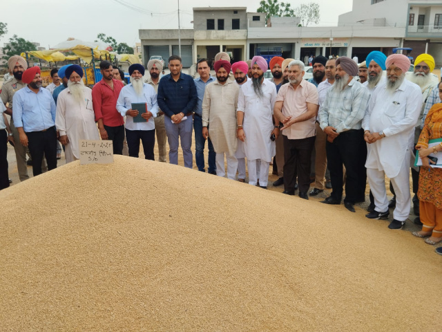 You are currently viewing ਸੂਬੇ ‘ਚ 124  ਲੱਖ ਮੀਟਰਕ ਟਨ ਕਣਕ ਦੀ ਫਸਲ ਹੋਈ : ਲਾਲ ਚੰਦ ਕਟਾਰੂਚੱਕ