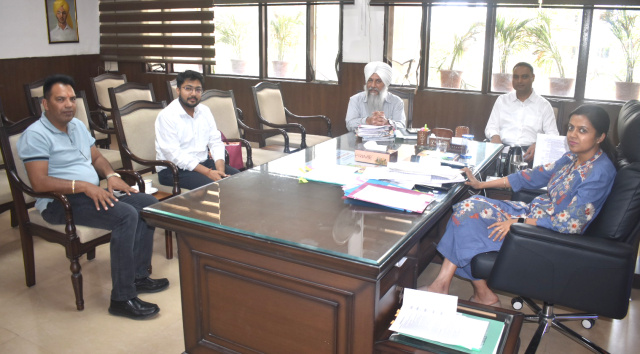 Read more about the article ਤਹਿਸੀਲਦਾਰ ਲਾਰਸਨ ਸਿੰਗਲਾ ਨੇ ਪਾਸ ਕੀਤੀ ਯੂ.ਪੀ.ਐਸ.ਸੀ.ਪ੍ਰੀਖਿਆ