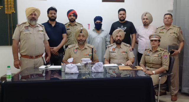 Read more about the article ਦੇਸੀ ਪਿਸਟਲ,300 ਗ੍ਰਾਮ ਅਫੀਮ ਤੇ ਡਰੱਗ ਮਨੀ ਸਮੇਤ ਇੱਕ ਵਿਅਕਤੀ ਕਾਬੂ