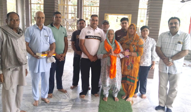 You are currently viewing ਬਾਬਾ ਨਾਗ ਦੇਵਤਾ ਮੰਦਿਰ ਲਈ ਇੱਕ ਲੱਖ ਰੁਪਏ ਭੇਂਟ