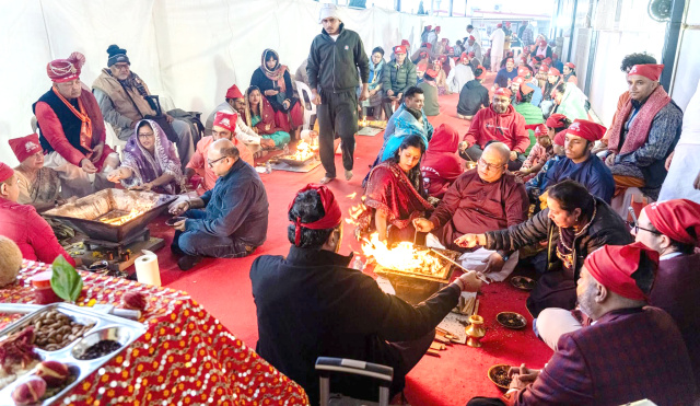 Read more about the article ਬ੍ਰਾਹਮਣ ਸਭਾ ਆਸਟ੍ਰੇਲੀਆ ਅਤੇ ਸ਼੍ਰੀ ਦੁਰਗਾ ਮੰਦਿਰ ਨੇ ਸਾਂਝੇ ਤੌਰ ‘ਤੇ ਭਗਵਾਨ ਪਰਸ਼ੂਰਾਮ ਜੈਅੰਤੀ ਮਨਾਈ, 21 ਹਵਨ ਕੁੰਡ ਯੱਗ ਕਰਵਾਏ