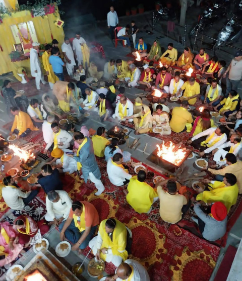 You are currently viewing ਮਾਂ ਬਗਲਾਮੁਖੀ ਜੈਅੰਤੀ ਮੌਕੇ ਬ੍ਰਾਹਮਣ ਸਭਾ ਵੱਲੋਂ ਬਟਾਲਾ ਵਿੱਚ ਸਰਬੱਤ ਦੇ ਭਲੇ ਲਈ ਕਰਵਾਇਆ ਮਹਾਂਯੱਗ