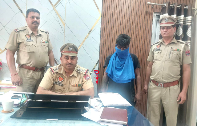 You are currently viewing ਨਸ਼ੀਲੀਆਂ ਗੋਲੀਆਂ ਸਮੇਤ ਇੱਕ ਨੌਜਵਾਨ ਨੂੰ ਪੁਲਿਸ ਨੇ ਕੀਤਾ ਕਾਬੂ 