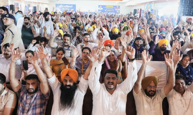 You are currently viewing ਹੁਸ਼ਿਆਰਪੁਰ ਦੇ ਪਿੰਡ ਜਲਾਲਪੁਰ ਦੇ ਵਾਸੀਆਂ ਵੱਲੋਂ ਮੁੱਖ ਮੰਤਰੀ ਦੀ ‘ਯੁੱਧ ਨਸ਼ਿਆਂ ਵਿਰੁੱਧ’ ਮੁਹਿੰਮ ਨੂੰ ਪੂਰਨ ਸਹਿਯੋਗ ਦੇਣ ਦਾ ਭਰੋਸਾ*