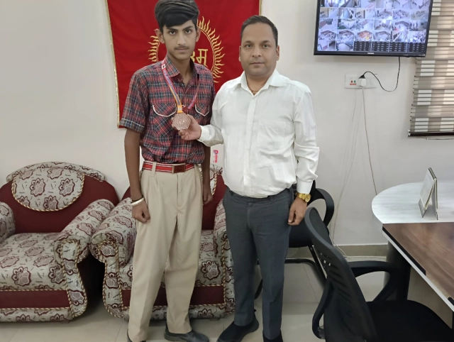 Read more about the article *ਦਿਲਕਸ਼ ਸਿੰਘ ਨੇ ਖੇਡਾਂ ਵਿੱਚ ਕੀਤਾ ਆਪਣਾ ਨਾਮ ਰੋਸ਼ਨ*