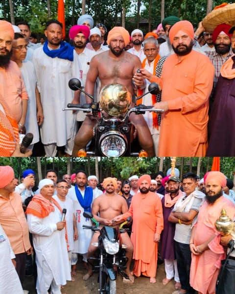 You are currently viewing ਰਾਜਪੁਰ ਕੰਢੀ ਛਿੰਝ ਮੇਲੇ ‘ਚ ਭੁਪਿੰਦਰ ਅਜਨਾਲਾ ਨੇ ਦਿਨੇਸ਼ ਗੋਲੀਆ ਹਰਿਆਣਾ ਨੂੰ ਹਰਾ ਵੱਡੀ ਰੁਮਾਲੀ ਦੀ ਕੁਸ਼ਤੀ ਜਿੱਤੀ