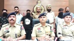 Read more about the article ਭੂਆ ਦੇ ਮੁੰਡੇ ਨੇ ਭਰਾ ਦਾ ਕੀਤਾ ਕਤ+ਲ, ਪੁਲਿਸ ਨੇ 24 ਘੰਟਿਆਂ ਮਾਮਲਾ ਸੁਲਝਾਇਆ,ਦੋਸ਼ੀਆਨ ਨੂੰ ਅਸਲੇ ਤੇ ਗੱਡੀਆਂ ਸਮੇਤ ਕੀਤਾ ਕਾਬੂ 