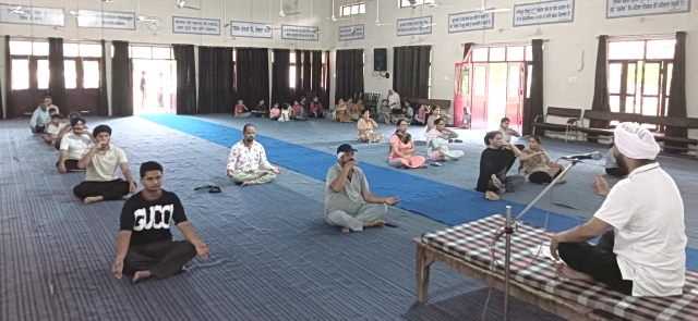 You are currently viewing संत निरंकारी सत्संग भवन शाखा दसूहा में अंतर्राष्ट्रीय योग दिवस मनाया गया