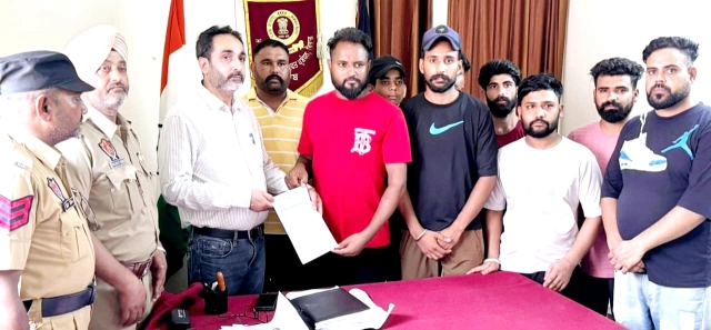 You are currently viewing ਬਾਬਾ ਸਾਹਿਬ ਜੀ ਦੇ ਸਟੈਚੂਆਂ ਦੀ ਬੇਅਦਬੀ ਕਰਨ ਵਾਲੇ ਦੋਸ਼ੀਆਂ ਨੂੰ ਸਜ਼ਾ ਦਿਵਾਉਣ ਲਈ ਭੇਜਿਆ ਮੁੱਖ ਮੰਤਰੀ ਨੂੰ ਮੰਗ ਪੱਤਰ !