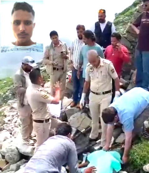 Read more about the article ਮਨਾਲੀ.. ਕਾਰ ਖੱਡ ਵਿੱਚ ਡਿੱਗੀ,ਗੜ੍ਹਦੀਵਾਲਾ, ਦਸੂਹਾ (ਹੁਸ਼ਿਆਰਪੁਰ) ਦੇ 2 ਨੌਜਵਾਨਾਂ ਸਮੇਤ 4 ਦੀ ਮੌਤ; 1 ਗੰਭੀਰ ਜ਼ਖਮੀ