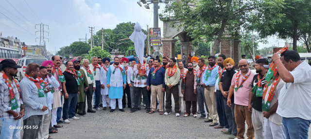 Read more about the article ਮੁੱਖ ਮੰਤਰੀ ਭਗਵੰਤ ਮਾਨ ਵਿਰੁੱਧ ਨਿੰਦਾਜਨਕ ਟਿੱਪਣੀਆਂ ਨੂੰ ਲੈ ਕੇ ਭਾਜਪਾ ਵੱਲੋਂ ਪੁਤਲਾ ਫੂਕ ਰੋਸ ਮੁਜਾਹਰਾ