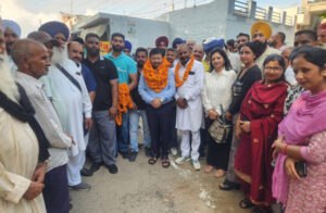 Read more about the article ਸੂਬੇ ਦੇ ਪੇਂਡੂ ਅਤੇ ਪੱਛੜੇ ਇਲਾਕਿਆਂ ‘ਚ ਸੜਕਾਂ ਦੇ ਬੁਨਿਆਦੀ ਢਾਂਚੇ ਨੂੰ ਮਜ਼ਬੂਤ ਕਰ ਰਹੀ ਹੈ ਪੰਜਾਬ ਸਰਕਾਰ : ਡਾ. ਰਵਜੋਤ ਸਿੰਘ