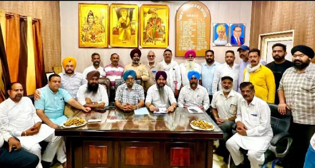 Read more about the article ਵਿਧਾਇਕ ਘੁੰਮਣ ਦੇ ਯਤਨਾਂ ਸਦਕਾ ਦਸੂਹਾ ਸ਼ਹਿਰ ਦੇ ਵਿਕਾਸ ਕਾਰਜਾਂ ਲਈ ਨਗਰ ਕੌਂਸਲ ਦਸੂਹਾ ਨੂੰ 4 ਕਰੋੜ 20 ਲੱਖ ਰੁਪਏ ਦੇ ਫੰਡ ਜਾਰੀ