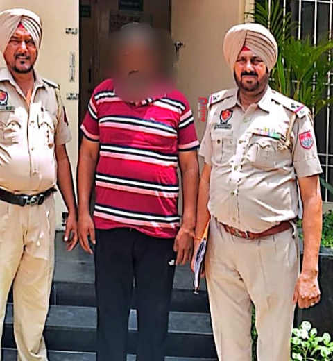 You are currently viewing ਗੜ੍ਹਦੀਵਾਲਾ ਪੁਲਿਸ ਵਲੋਂ ਨਸ਼ੇ ਦਾ ਸੇਵਨ ਕਰਨ ਵਾਲੇ ਵਿਅਕਤੀ ਨੂੰ ਨਸ਼ਾ ਛਡਾਊ ਕੇਂਦਰ ਭਰਤੀ ਕਰਵਾਇਆ ਗਿਆ