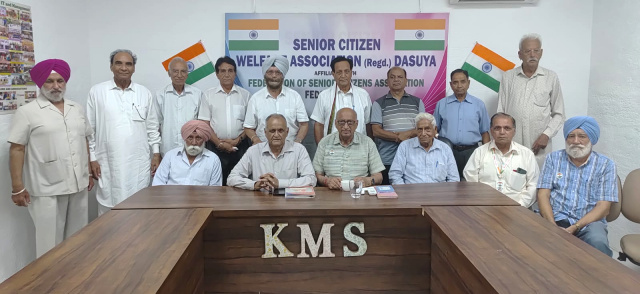 You are currently viewing ਸੀਨੀਅਰ ਸਿਟੀਜ਼ਨਜ਼ ਵੈਲਫੇਅਰ ਐਸੋਸੀਏਸ਼ਨ ਦਸੂਹਾ ਵੱਲੋਂ ਸਾਵਣ ਮਹੀਨੇ ਨੂੰ ਮਨਾਉਂਦੇ ਹੋਏ ਕਵੀ ਸੰਮੇਲਨ ਕਰਵਾਇਆ – ਚੌਧਰੀ ਕੁਮਾਰ ਸੈਣੀ 