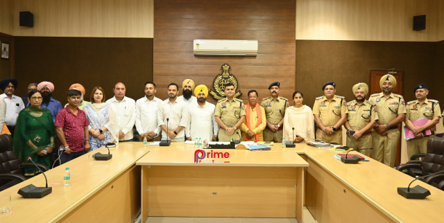 You are currently viewing ਜਨਤਕ ਜਾਗਰੂਕਤਾ ਤੇ ਠੋਸ ਕਾਰਵਾਈ ਨਾਲ ਕਰਾਂਗੇ ਨਸ਼ੇ ਦਾ ਪੂਰੀ ਤਰ੍ਹਾਂ ਸਫਾਇਆ : SSP ਸੰਦੀਪ ਕੁਮਾਰ ਮਲਿਕ