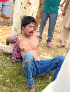 Read more about the article ਚੋਰੀ ਦੀ ਵਾਰਦਾਤ ਨੂੰ ਅੰਜਾਮ ਦੇਣ ਆਏ ਚੋਰ ਨੂੰ ਪਿੰਡ ਵਾਸੀਆਂ ਨੇ ਦਬੋਚਿਆ,ਦੇਖੋ ਕੀ ਬਣਾਇਆ.