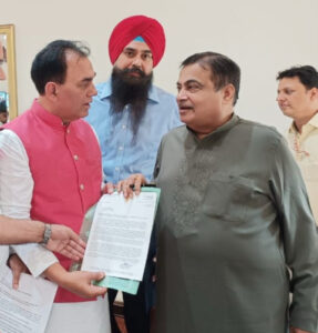 Read more about the article ਡਾ ਰਾਜ ਕੁਮਾਰ ਚੱਬੇਵਾਲ ਵੱਲੋਂ ਕੇਂਦਰੀ ਮੰਤਰੀ ਨਿਤਿਨ ਗਡਕਰੀ ਨਾਲ ਮੁਲਾਕਾਤ