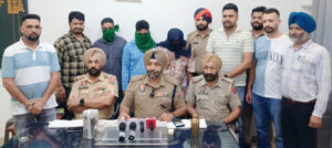 Read more about the article ਪਿਸਤੌਲ ਤੇ ਤੇਜ਼ਧਾਰ ਹਥਿਆਰਾਂ ਦੀ ਨੋਕ ਤੇ ਡਕੈਤੀ ਦੀ ਵਾਰਦਾਤ ਨੂੰ ਅੰਜਾਮ ਦੇਣ ਵਾਲੇ ਤਿੰਨ ਮੁਲਜ਼ਮਾਂ ਨੂੰ ਕੀਤਾ ਕਾਬੂ