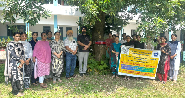 You are currently viewing ਖ਼ਾਲਸਾ ਕਾਲਜ ‘ਚ “ਵ੍ਰਿੱਖ ਰੱਖਿਆ ਬੰਧਨ” ਸਮਾਰੋਹ ਮਨਾਇਆ ਗਿਆ