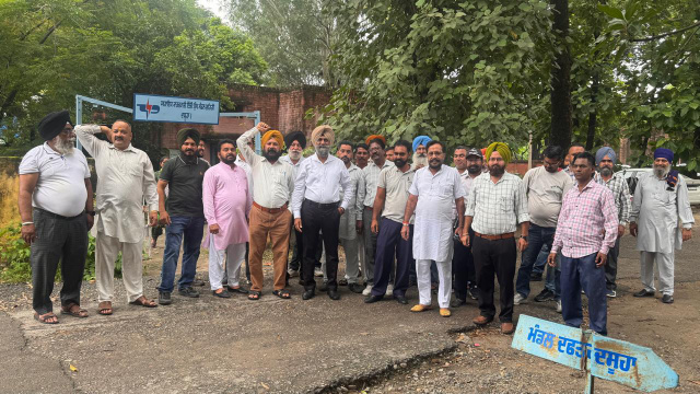 You are currently viewing ਬਿਜਲੀ ਮੁਲਾਜ਼ਮਾਂ ਵੱਲੋਂ ਆਪਣੀਆਂ ਮੰਗਾਂ ਨੂੰ ਲੈ ਕੇ ਤਿੰਨ ਦਿਨਾਂ ਸਮੂਹਿਕ ਛੁੱਟੀ ਤੇ ਜਾਣ ਦਾ ਕੀਤਾ ਐਲਾਨ