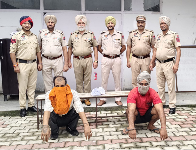 Read more about the article ਨਸ਼ੀਲੇ ਟੀਕੇ ਅਤੇ ਨਸ਼ੀਲੀਆਂ ਗੋਲੀਆਂ ਸਮੇਤ ਦੋ ਨੌਜਵਾਨ ਆਏ ਪੁਲਿਸ ਅੜਿੱਕੇ