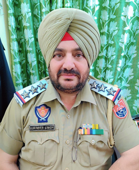 You are currently viewing ਜਗਤ ਗੁਰੂ ਬਾਬਾ ਨਾਨਕ ਜੀ ਦੇ ਵਿਆਹ ਪੁਰਬ ਮੌਕੇ ਟ੍ਰੈਫਿਕ ਐਸ.ਐਚ.ਓ. ਸੁਰਿੰਦਰ ਸਿੰਘ ਗੋਰਾਇਆ ਦੀ ਗੱਜਦਾਰ ਅਪੀਲ – ਹੁੱਲੜਬਾਜ਼ੀ ਬਰਦਾਸ਼ਤ ਨਹੀਂ,ਚਲਾਨ ਤੁਰੰਤ!