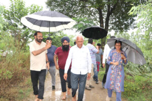 Read more about the article ਪਾਣੀ ਦੀ ਮਾਰ ਝੱਲ ਰਹੇ ਲੋਕਾਂ ਦੇ ਨਾਲ ਖੜ੍ਹੀ ਹੈ ਪੰਜਾਬ ਸਰਕਾਰ – ਬਰਿੰਦਰ ਕੁਮਾਰ ਗੋਇਲ