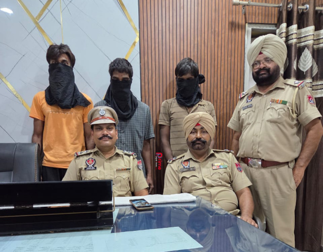 You are currently viewing ਦਸੂਹਾ ਪੁਲਿਸ ਵੱਲੋ ਐਨ.ਡੀ.ਪੀ.ਐਸ.ਐਕਟ ਤਹਿਤ 03 ਦੋਸ਼ੀਆਂ ਨੂੰ ਕੀਤਾ ਕਾਬੂ* 